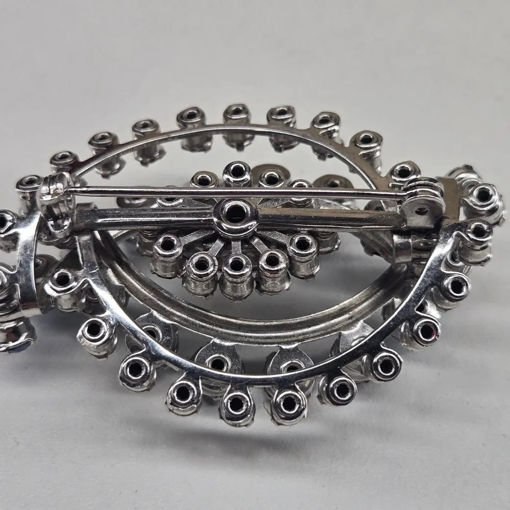 Vintage Brooch Women's Eye Shape Silver Blue Rhinestone Excellent Condition